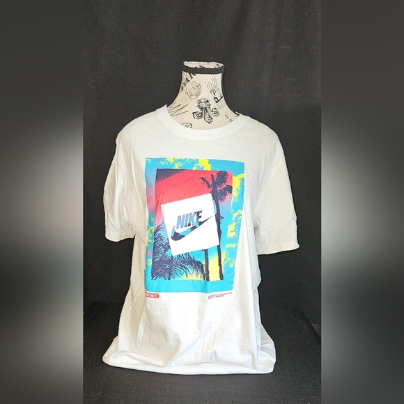 Nike Heatwave Photo Graphic T-shirt Men's Large - Picture 1 of 9